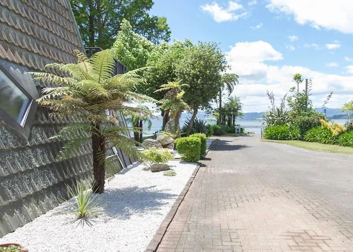 Lakeside Landing *